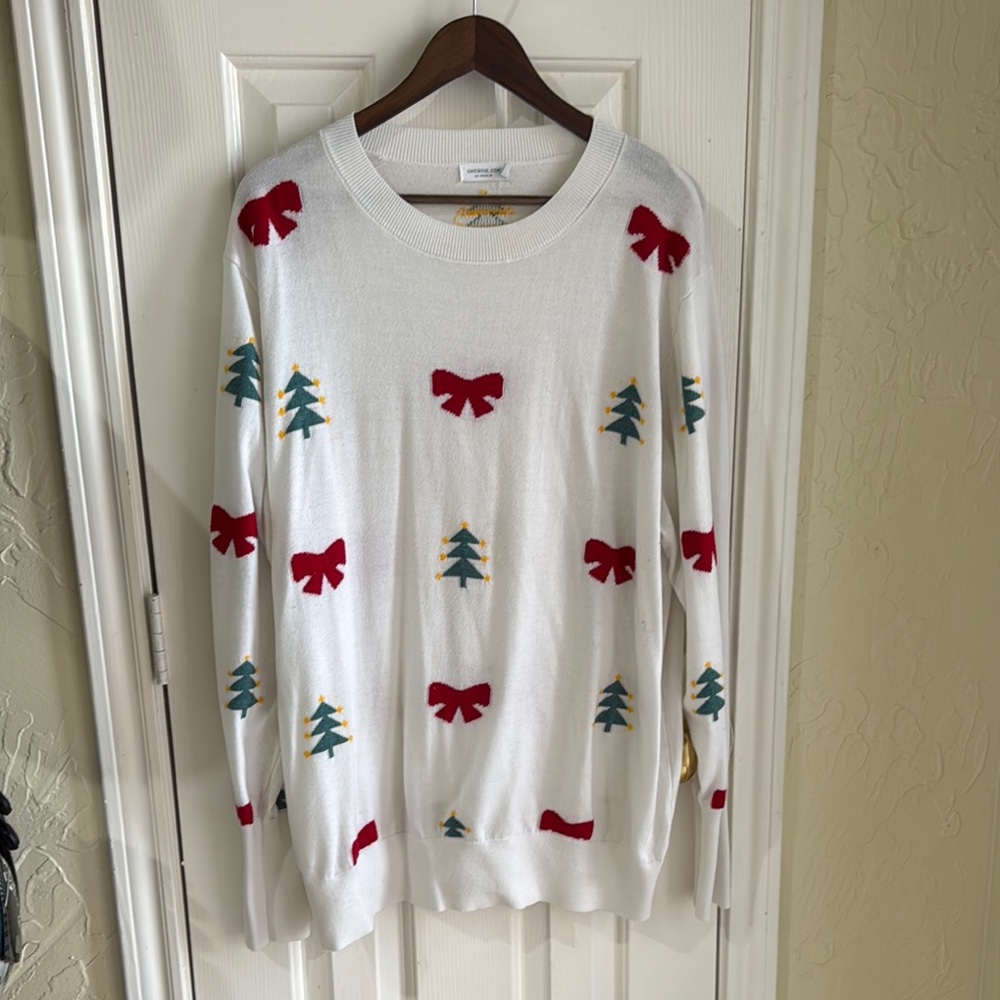 Festive White Sweater with Red Bows and Green Trees